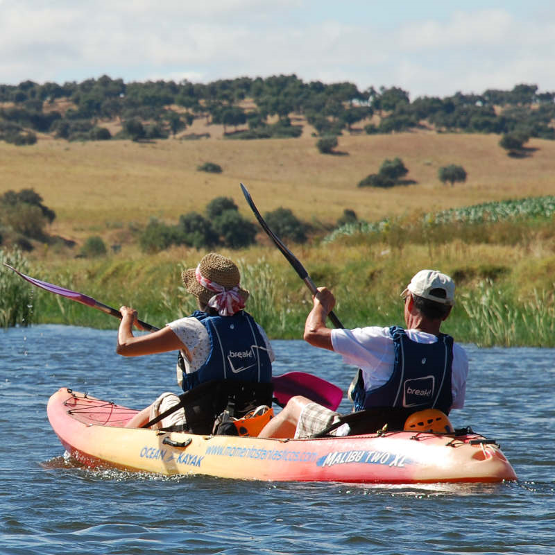 7---canoagem-no-lago-alqueva.png